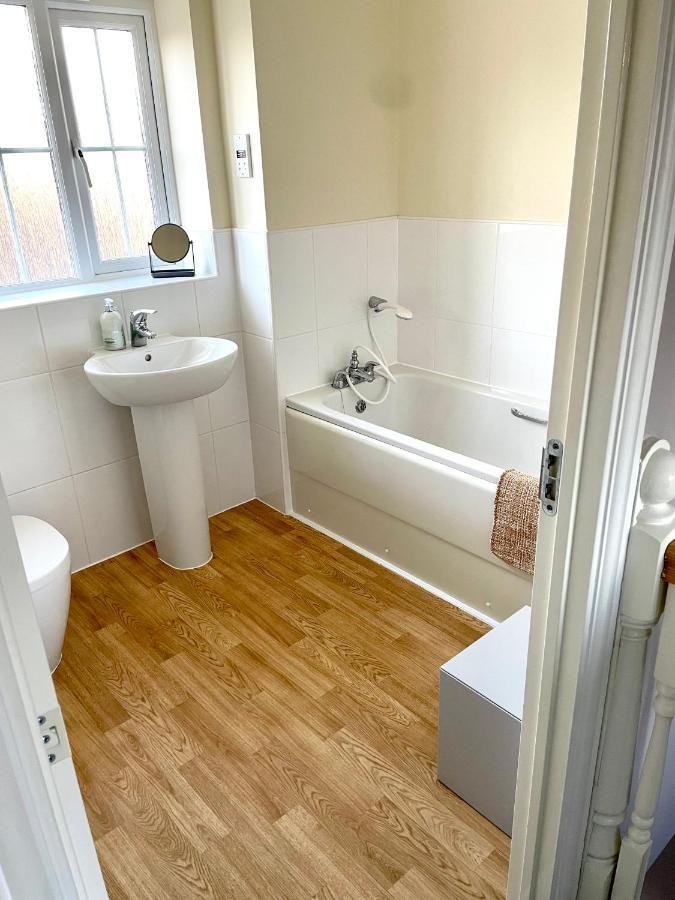 Stunning Large Detached Gloucester, 4 Beds, 3 Bedroom, 2 Bathroom Property, Nr Chelt, The Docks And Quays Sleeps 6 Exterior foto