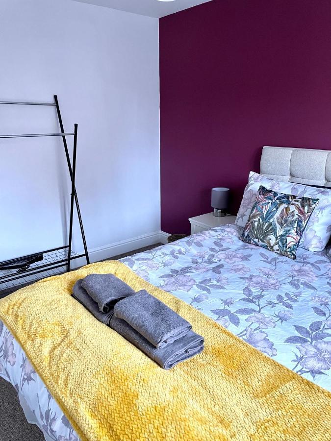Stunning Large Detached Gloucester, 4 Beds, 3 Bedroom, 2 Bathroom Property, Nr Chelt, The Docks And Quays Sleeps 6 Exterior foto