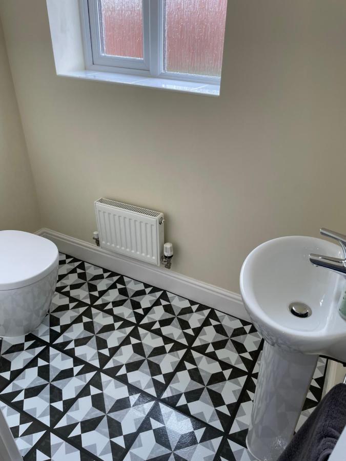 Stunning Large Detached Gloucester, 4 Beds, 3 Bedroom, 2 Bathroom Property, Nr Chelt, The Docks And Quays Sleeps 6 Exterior foto
