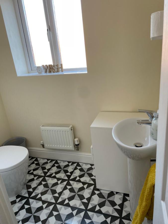 Stunning Large Detached Gloucester, 4 Beds, 3 Bedroom, 2 Bathroom Property, Nr Chelt, The Docks And Quays Sleeps 6 Exterior foto